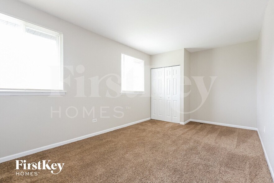 Building Photo - 803 Blackhawk Dr