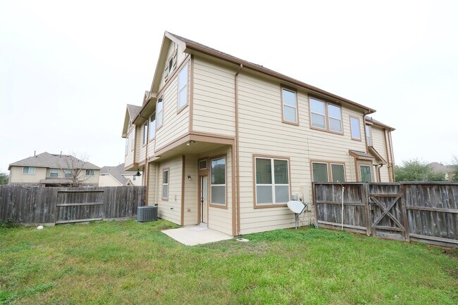 Building Photo - 12211 Stellano Ln