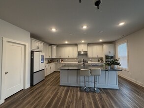 Building Photo - 6133 Alsace Ln