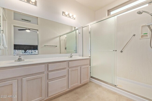 Building Photo - 14113 W Robertson Dr