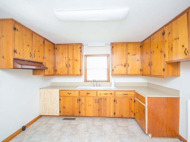 Building Photo - Great Location in Athens City