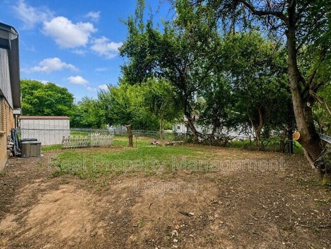 Building Photo - 112 Oak Hill Dr