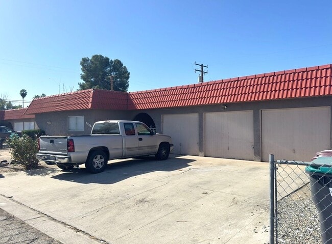 Building Photo - 25981 Cherrywood Dr