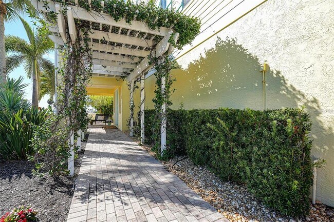Building Photo - 6751 Portside Ln