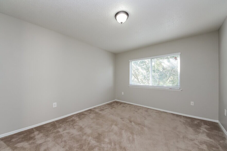 Building Photo - 1810 Meadow Pond Way