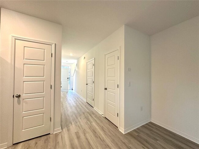 Building Photo - 2933 Canary Ave