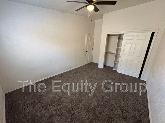 Building Photo - 1040 N Sumter Ct