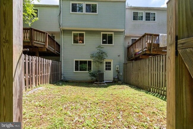 Building Photo - 8044 Steeple Chase Ct