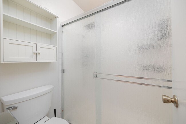 Building Photo - Gorgeous 2 Bedroom Townhouse in the Heart of Mira Mesa!