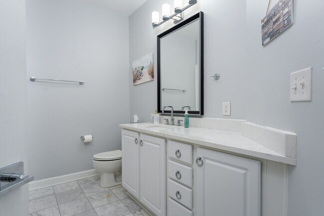 Building Photo - 636 Village Park Dr