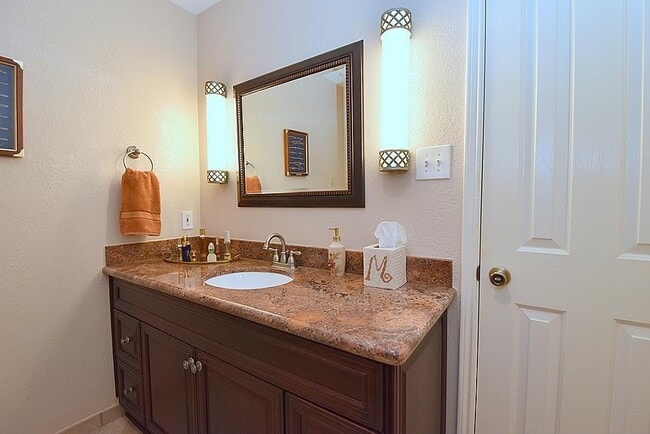 Building Photo - 1126 Western Springs Dr