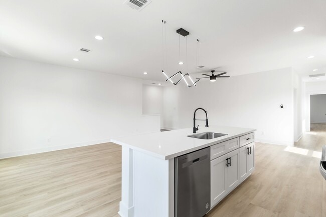 Building Photo - 4114 Castor St