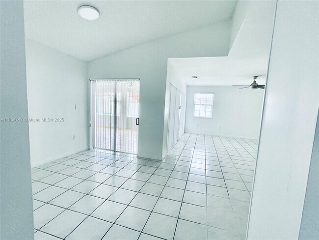 Building Photo - 5500 SW 142nd Pl