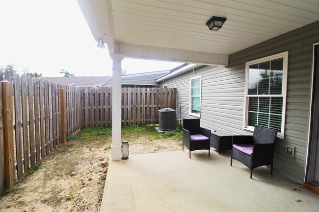 Building Photo - 547 Deerchase Ct