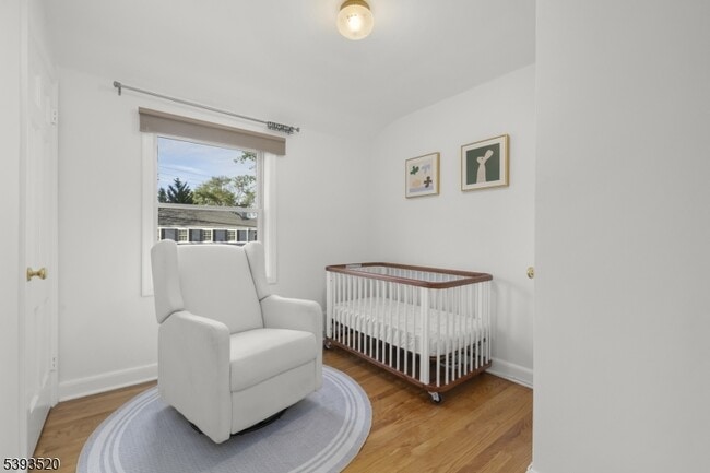 Building Photo - 4 Meadowbrook Rd