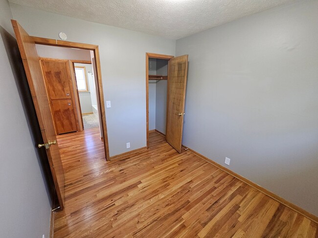 Building Photo - Single Family with basement