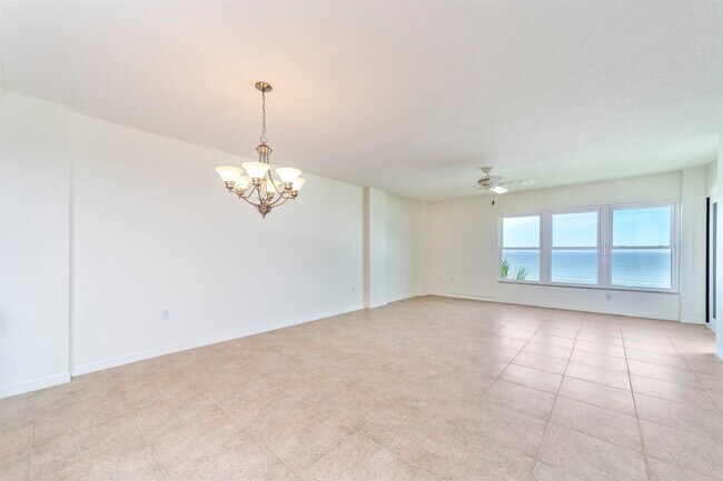 Building Photo - 8090 A1A S