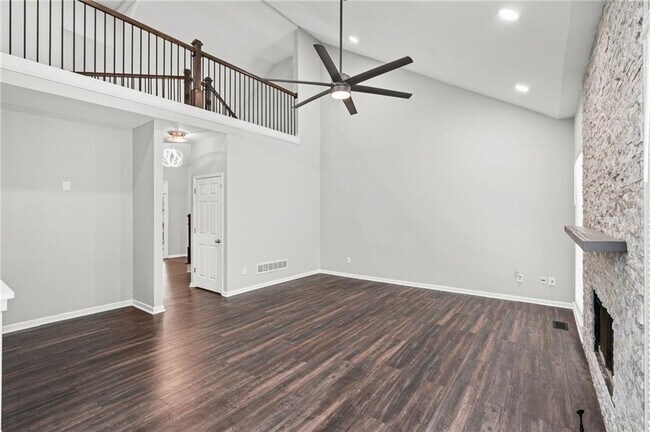 Building Photo - 11355 Vedrines Dr