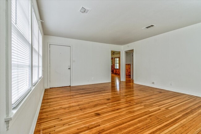 Primary Photo - 640 Parsons Dr