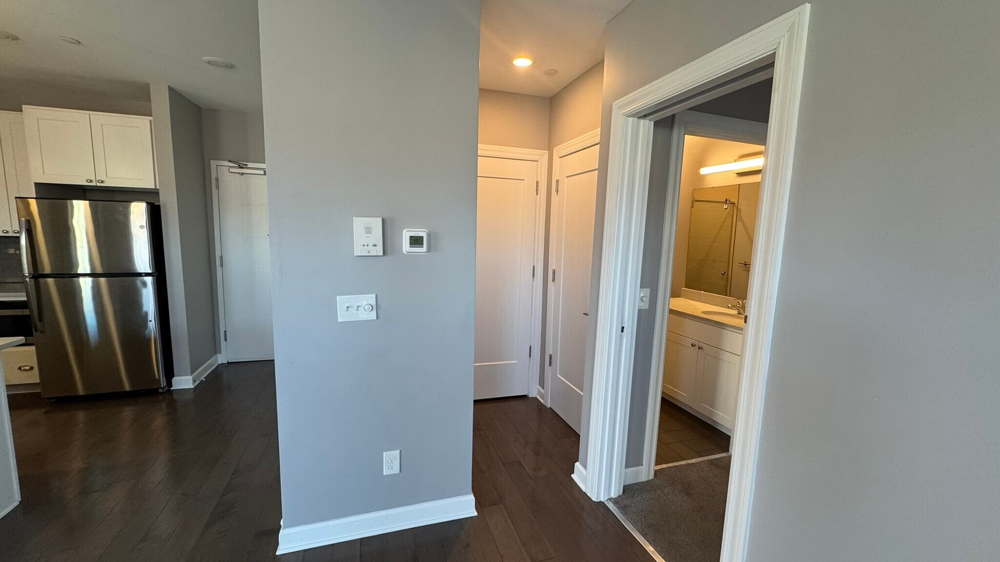 Building Photo - 116 W 15th St