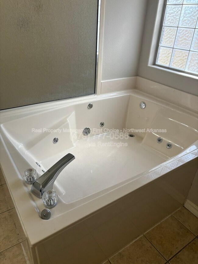 Building Photo - 56 Watkins Way