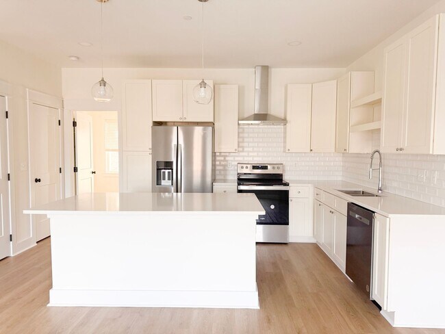 Building Photo - Modern 3-Bedroom Home with Flex Room, Pool, and Pickleball Court at Highbury