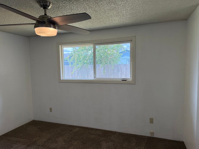 Building Photo - 3 bedroom 2 bath house in Thurston!