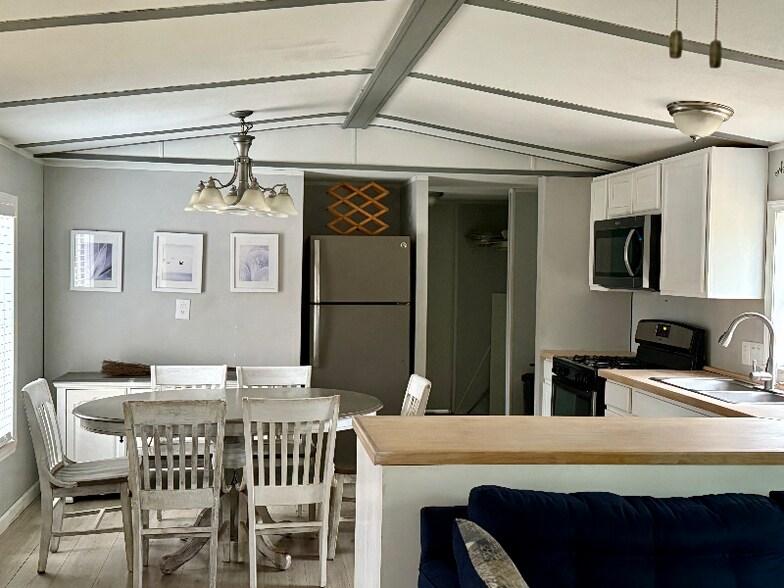 Building Photo - 12028 Beech Fork Ln