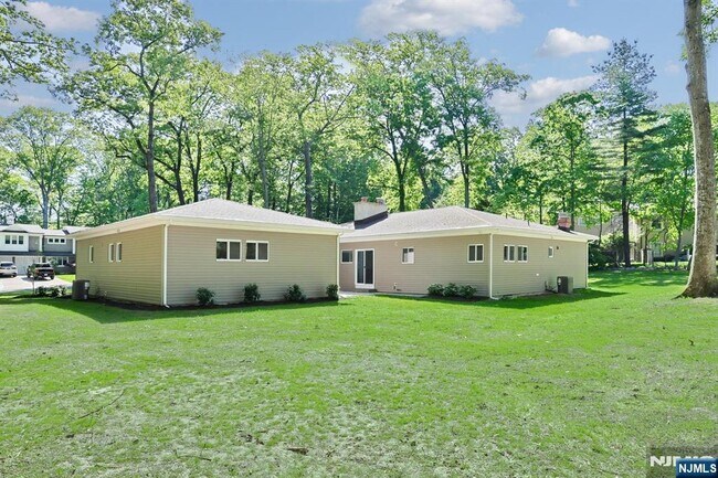 Building Photo - 16 Cypress Peak Ln