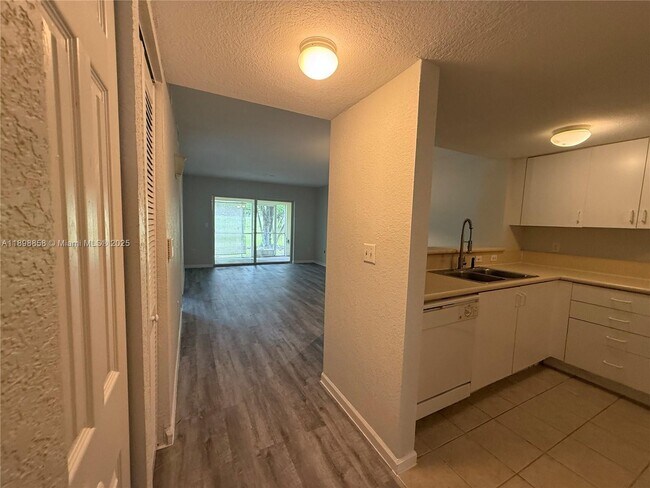 Building Photo - 3452 Cypress Trail