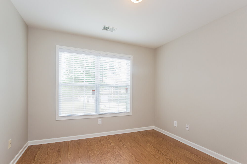 Building Photo - 170 Ripple Creek Dr SW