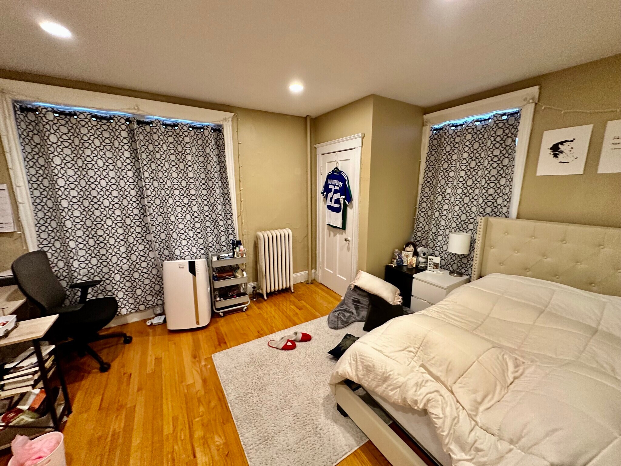 Building Photo - 56 Egmont St