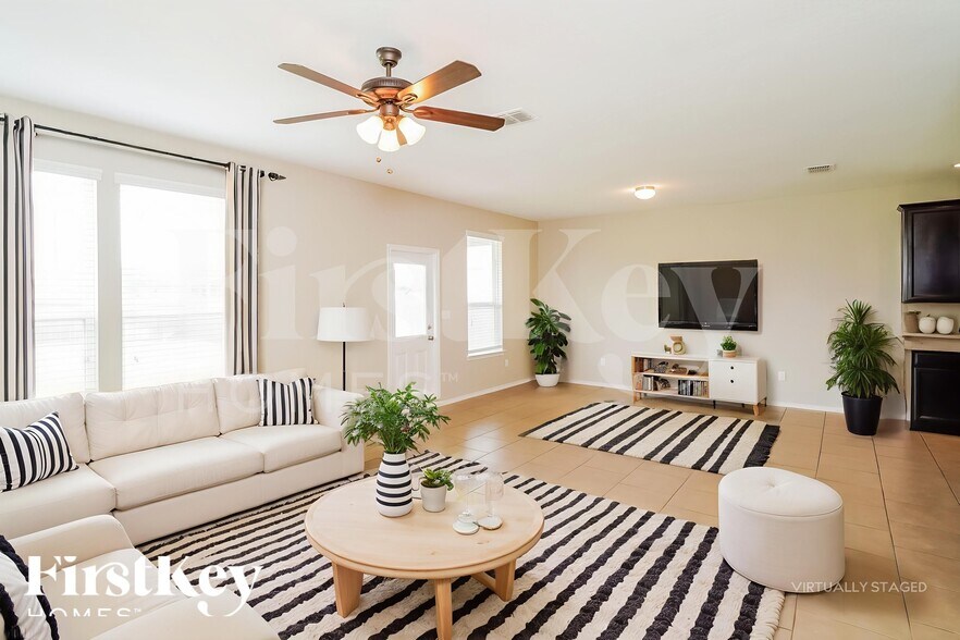 Building Photo - 10514 Century Farm Dr