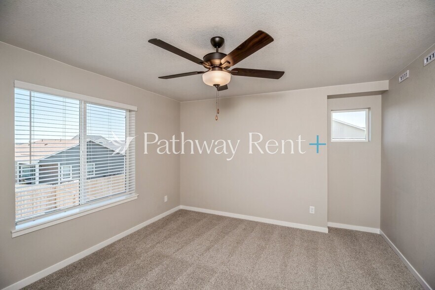 Building Photo - 9464 Yampa St