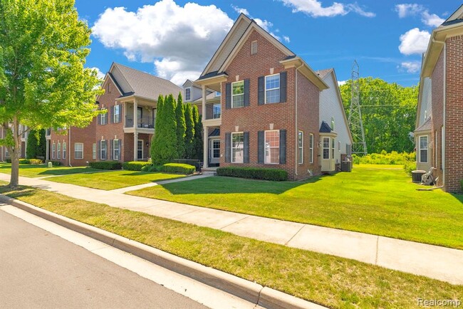 Building Photo - 42682 Park Cresent Dr