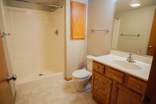 Building Photo - $1,850| 3 Bedroom, 2 Bathroom Duplex | No ...