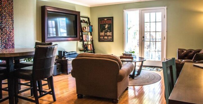 Building Photo - 6501 E Hill Dr