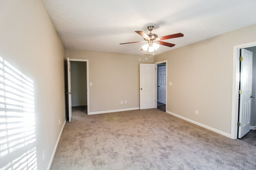 Building Photo - 87 Belmont Park Dr