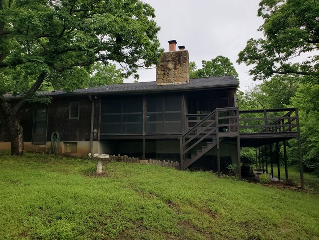 Building Photo - Secluded luxury cabin in woods with privat...