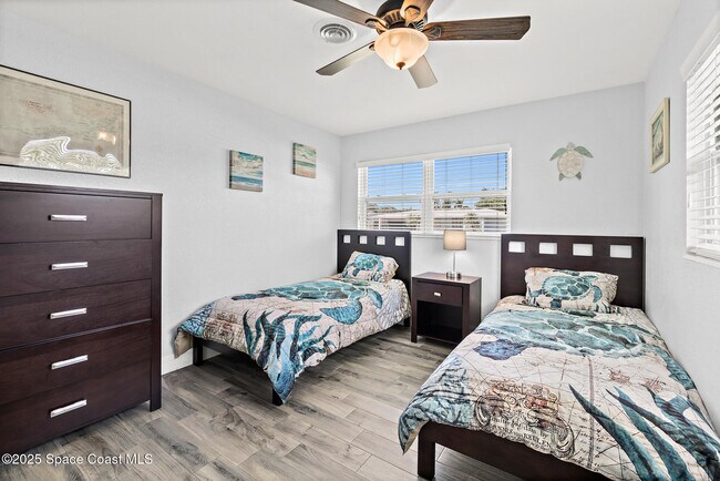 Building Photo - 346 Cyprus Dr