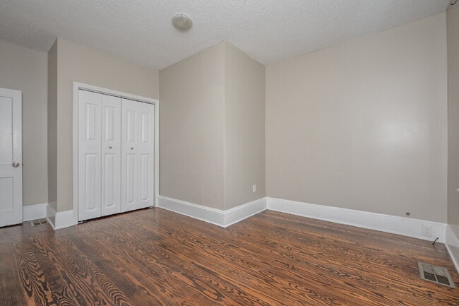 Building Photo - Beautiful 3-Bedroom, 2-Bath Bungalow with ...