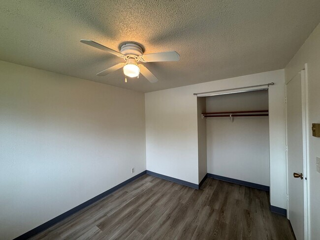 Building Photo - 3 Bedroom, 2 Bath Single Family Home in Cal Young/Gilham Neighborhood
