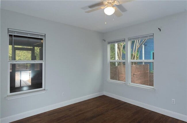 Building Photo - 1408 W 51st St