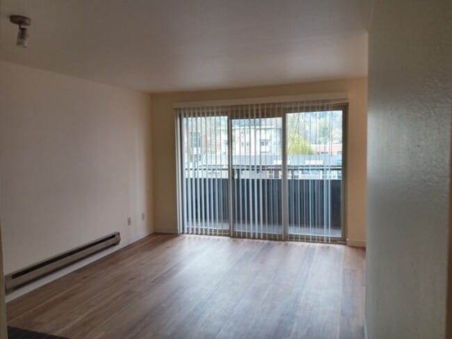 Interior Photo - Cottonwood Apartments