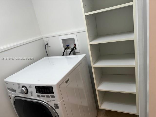 Building Photo - 9100 W Bay Harbor Dr