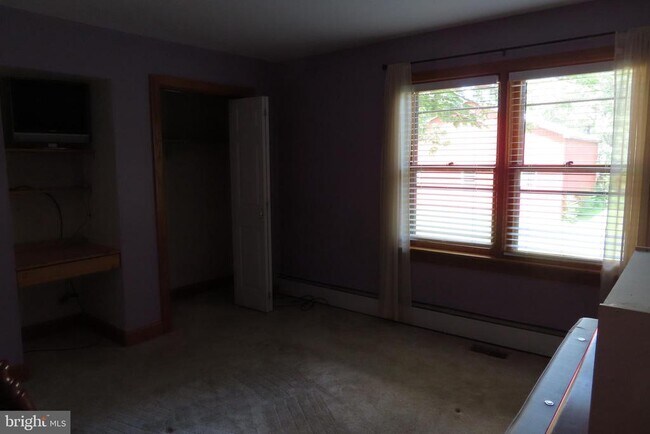 Building Photo - 14109 Buchanan Trail W