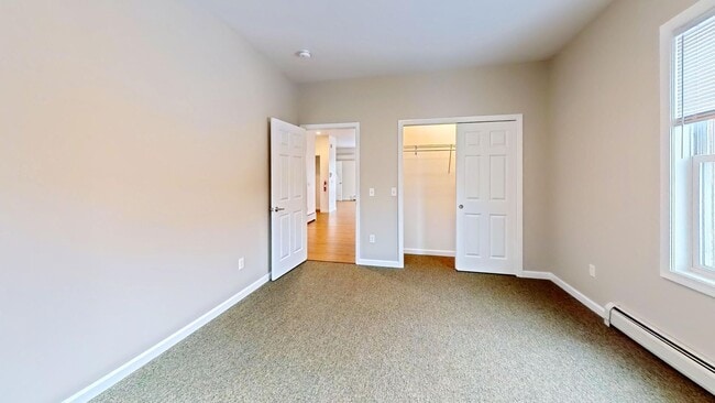 Building Photo - 2 bed, 1 bath apartment with washer and dryer included (65 Griffin Ln #202)