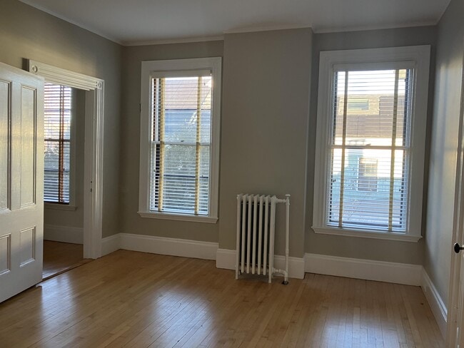 Building Photo - 322 Spring St