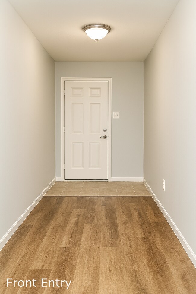 Building Photo - Beautifully Renovated 1-Story Near The Woo...