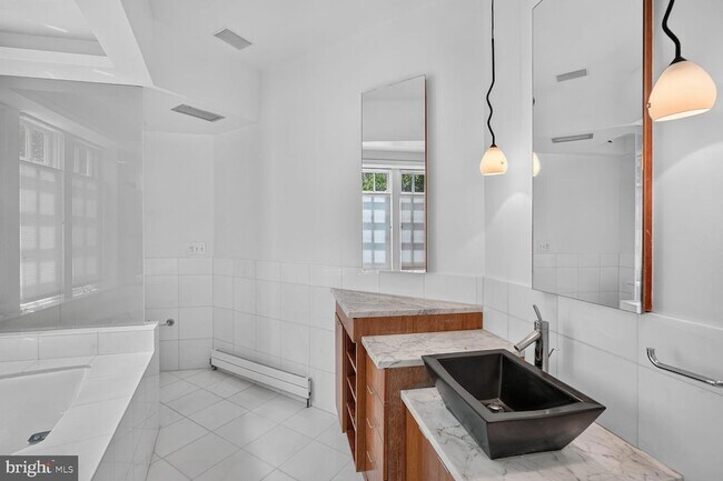 Building Photo - 3113 45th St NW